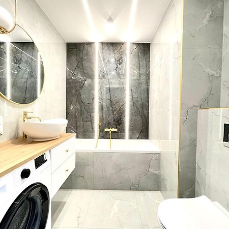 3 Bedrooms Premium Bella Blue For 8 Guests With Ac And Free Out Side Parking Rzeszów Exterior foto
